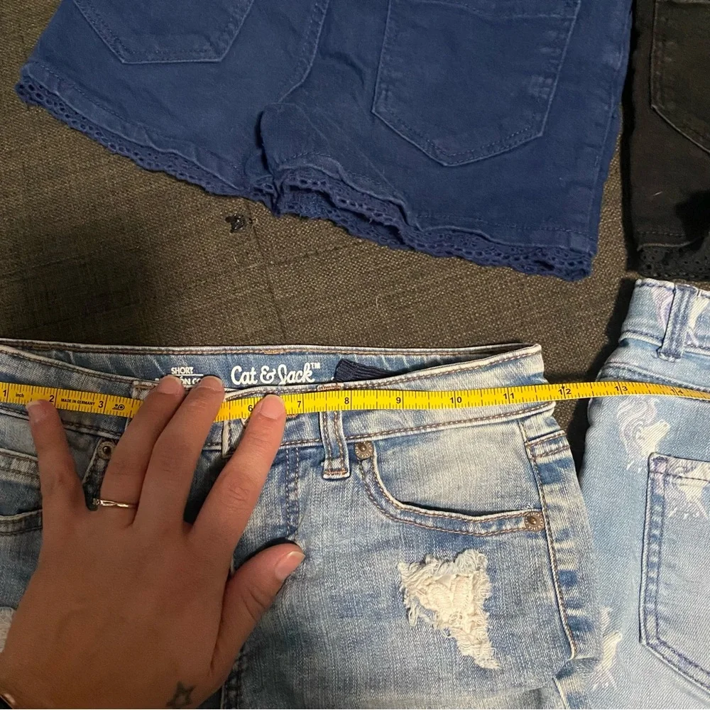 4 pairs of Girls denim shorts 6/6x